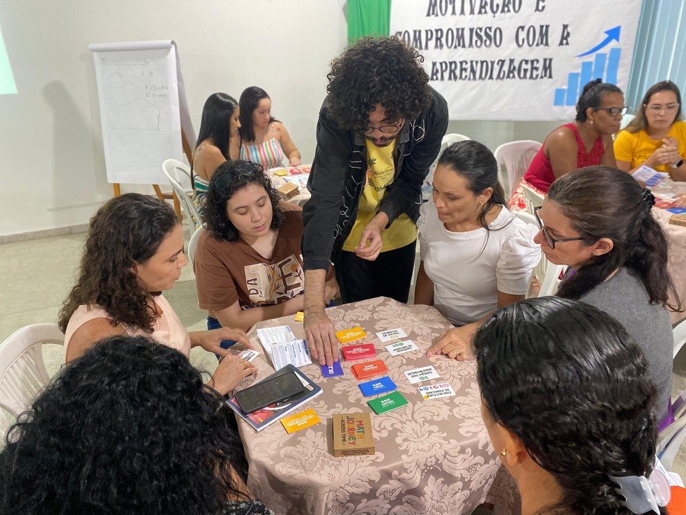 Túlio Koneçny ofereceu curso de formação para professores de Jaguaré, no Norte do Espírito Santo. Estudante desenvolve e — Foto: Arquivo pessoal