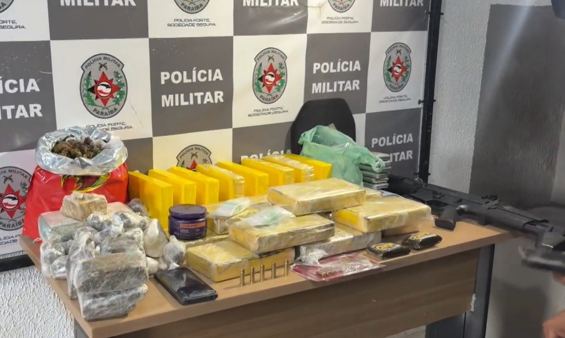 Dupla é presa com drogas escondidas em casa na zona sul de João Pessoa