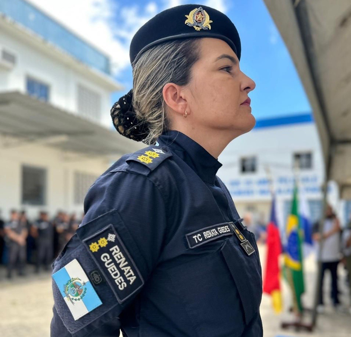 Tenente-coronel Renata Guedes assume como 1ª mulher no comando do 8º BPM em Campos