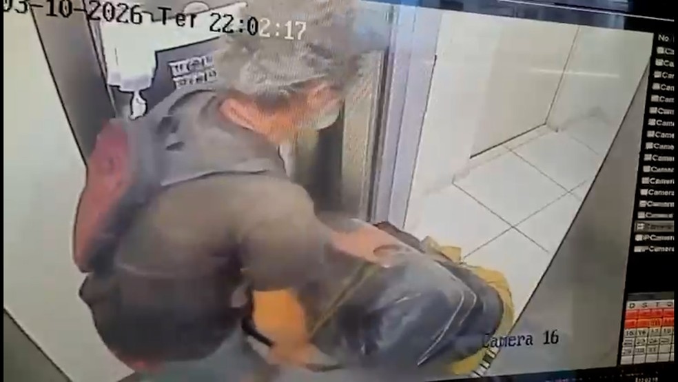 Imagens de segurança mostram namorado de mulher encontrada carbonizada com corpo dela dentro de mala, em João Pessoa — Foto: TV Cabo Branco