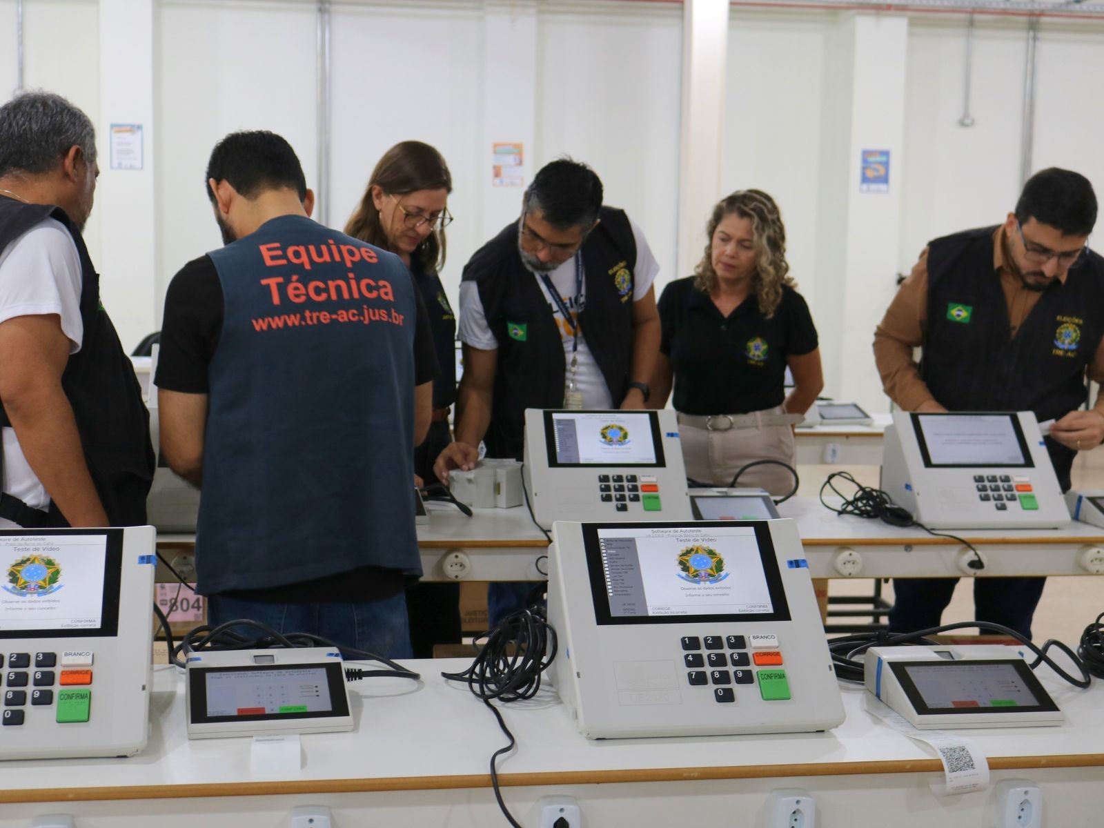 Urnas eletrônicas são lacradas para segundo turno das eleições no Acre