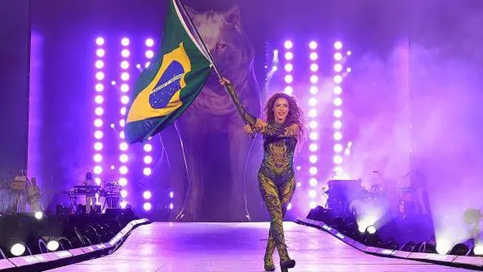Vários veículos destacaram a relação antiga da cantora colombiana com o Brasil — Foto: Getty Images/BBC