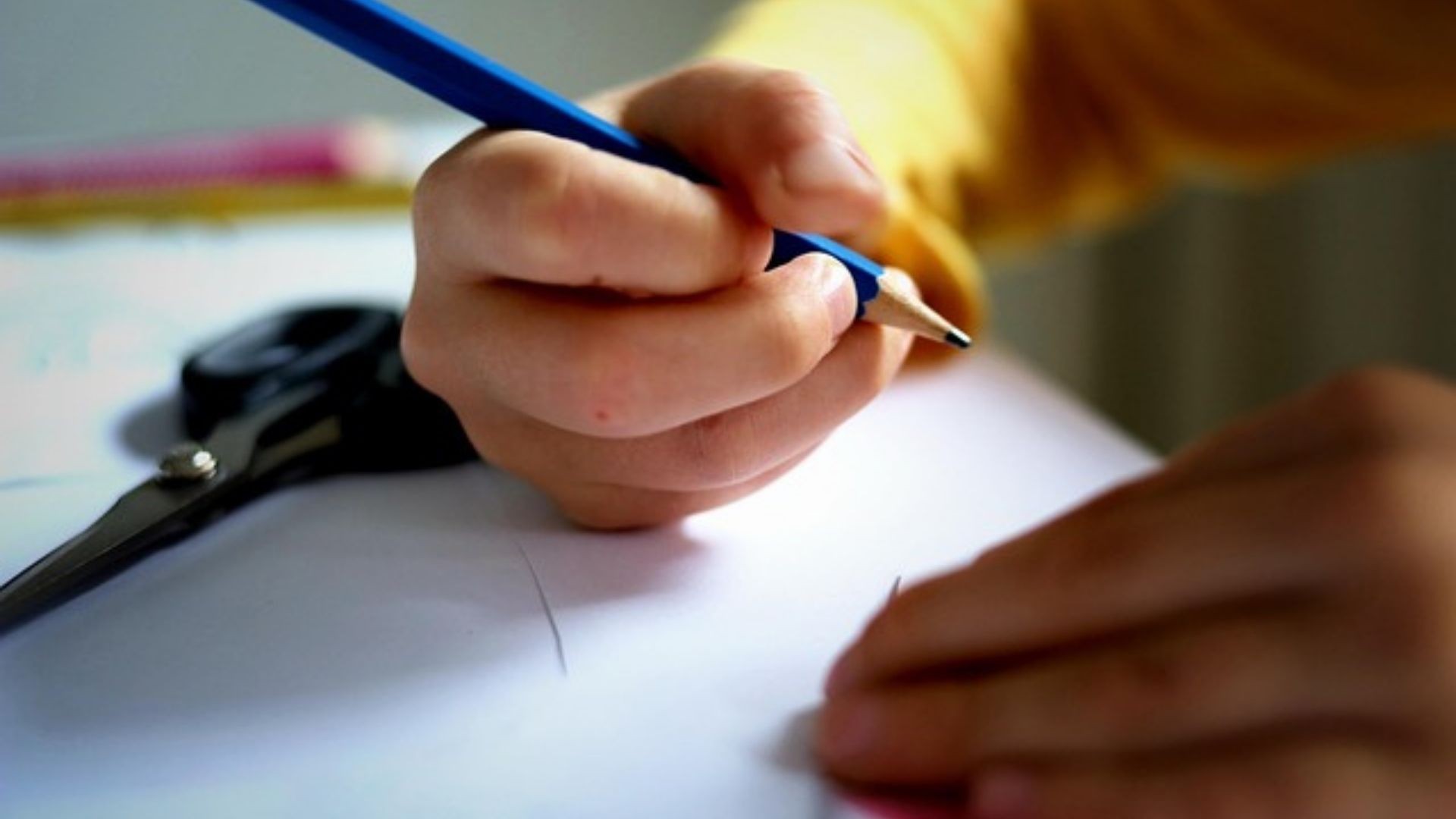 Escola do ES é condenada a indenizar aluna autista que era excluída nas aulas de inglês