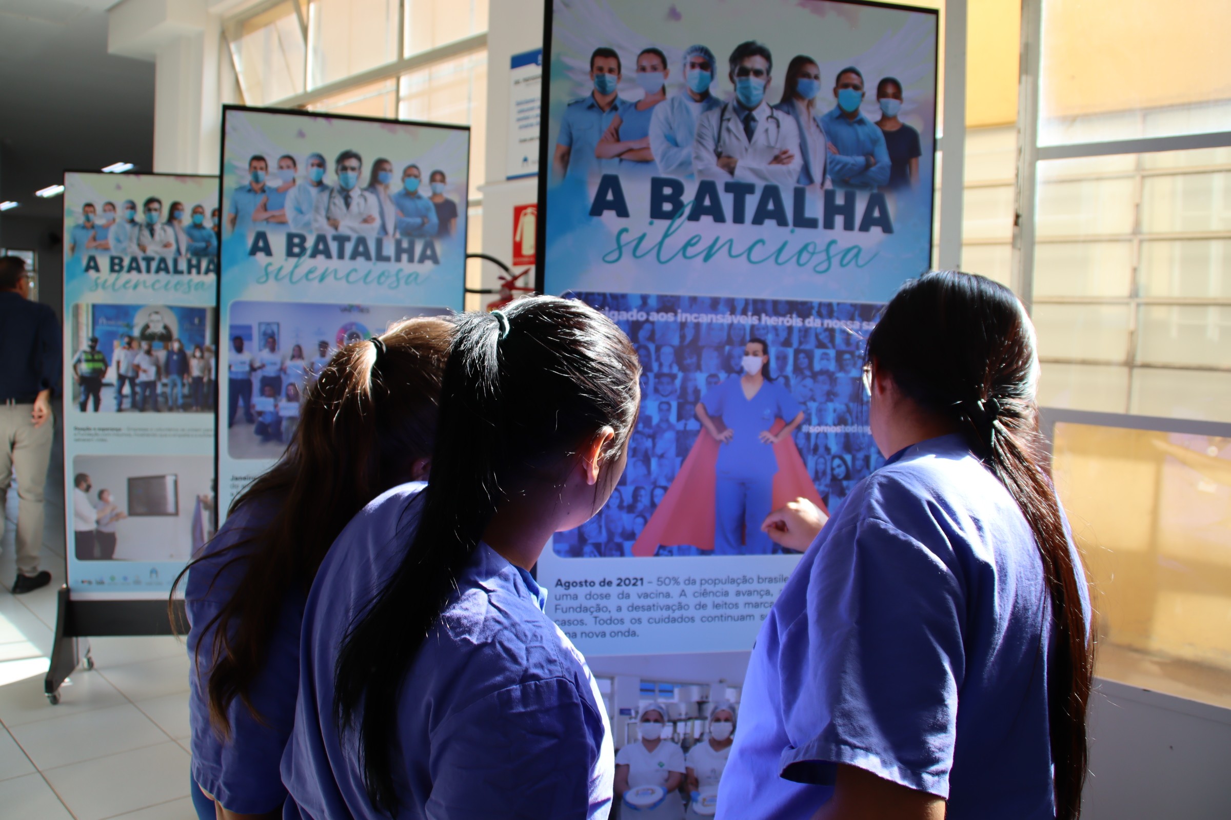 Hospitais no interior de SP exibem vídeo-homenagem e abrem espaço para mensagens 6 anos após início da pandemia de Covid-19 no Brasil 