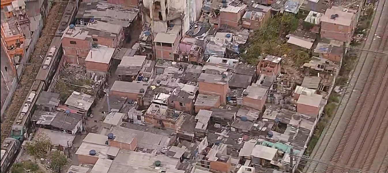 Operação do MP e da PM prende três acusados de chefiar tráfico de drogas na Favela do Moinho, no Centro de SP