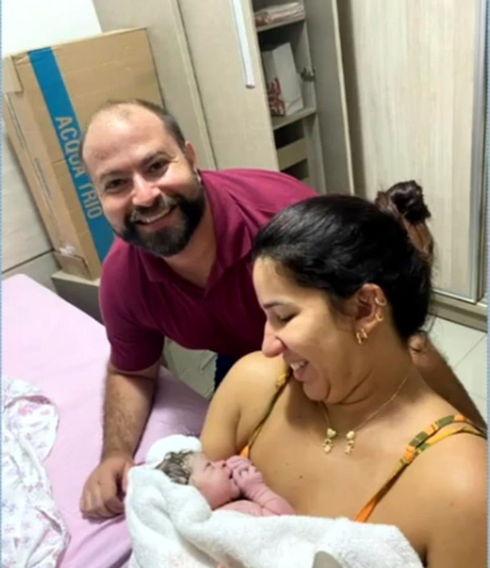 A pequena Sofia nasceu no fim do mês de maio no banheiro de um apartamento — Foto: Divulgação