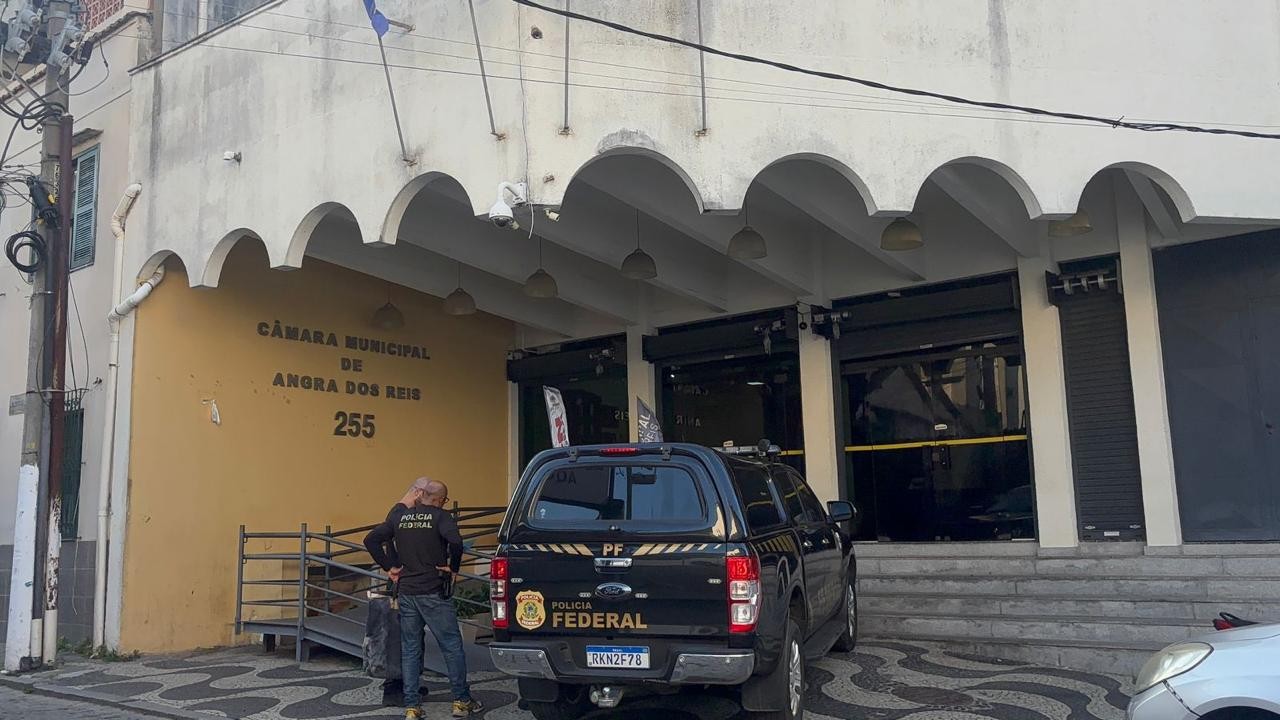 PF faz operação contra suspeitas de ' rachadinha' e contratação de assessores fantasmas no RJ