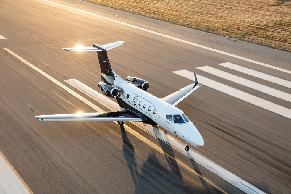 Imagem de conceito do Phenom 300EV, jato leve da Embraer — Foto: Divulgação/Embraer
