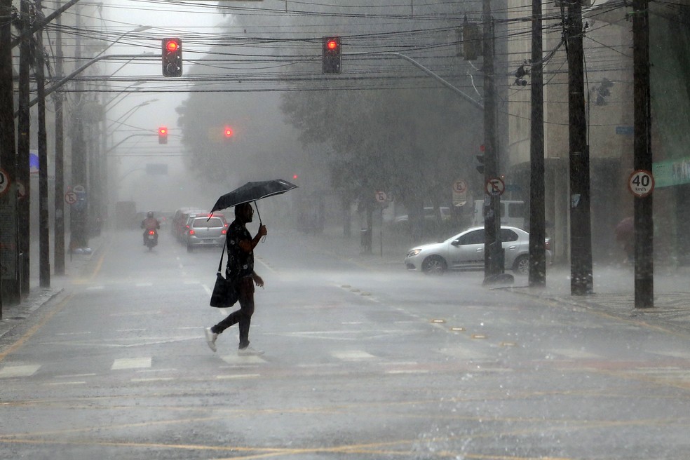 Nova frente fria deve trazer chuva para o Sudeste. — Foto: Gilson Abreu/AEN