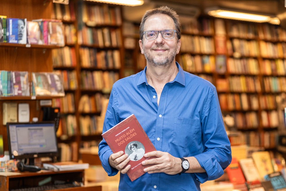 Livro conta a história de uma das mulheres mais famosas dos salões cariocas da Belle Époque — Foto: Divulgação