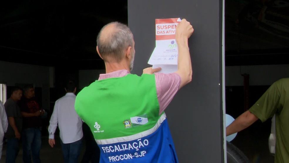 Dois centros automotivos são fechados após suspeita de danificar propositalmente o carro dos clientes no Paraná — Foto: RPC