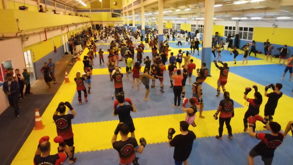 Cerca de 900 alunos podem praticar esportes ao mesmo tempo no tatame — Foto: Fabiano Drone/Divulgação
