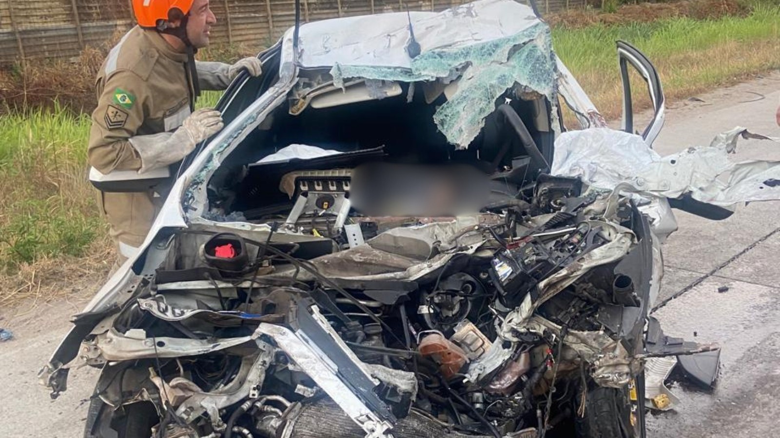 Motorista morre ao colidir na traseira de carreta no 4º Anel Viário, no Ceará