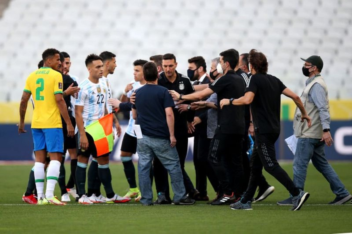 Entenda a suspensão do jogo entre Brasil e Argentina pelas Eliminatórias da  Copa do Mundo, São Paulo