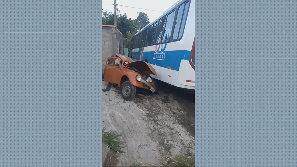 Na colisão, 9 pessoas se feriram — Foto: Reprodução/TV Globo