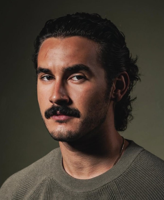 Filipe Bragança dá voz e vida em 2026 ao cantor João Raul, o ‘mozão’ do Brasil sertanejo da novela ‘Coração acelerado’