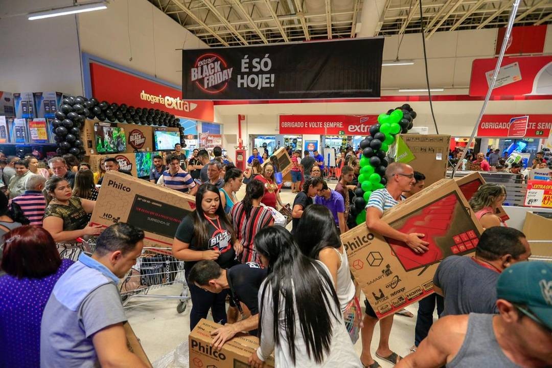 Véspera de black friday aumenta oferta de empregos em Fortaleza