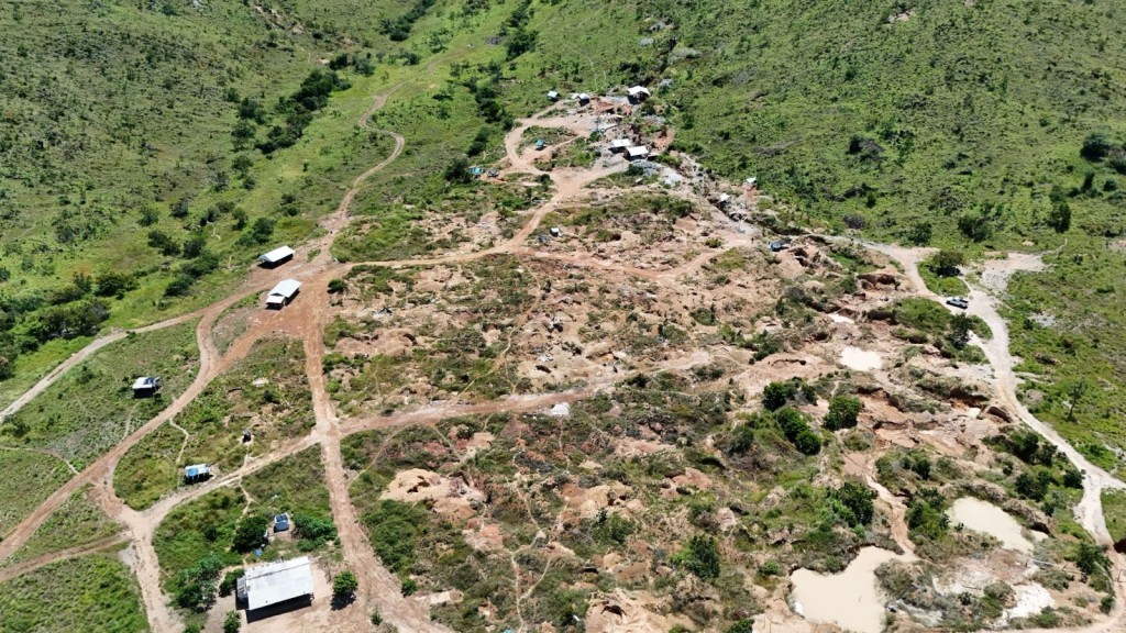 Garimpeiros usam explosivos e aliciam jovens em terra indígena de Roraima, denunciam moradores