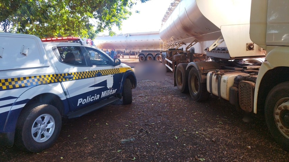 Homem é morto com quatro tiros nas costas. Polícia identifica e prense suspeito no Paraná. — Foto: Sidnei Bronka