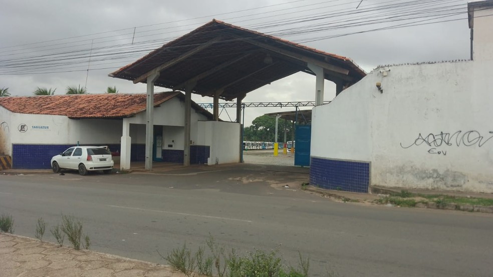 Ônibus permanecem em garagens de empresas na Grande São Luís durante greve dos rodoviários — Foto: Juvêncio Martins/TV Mirante