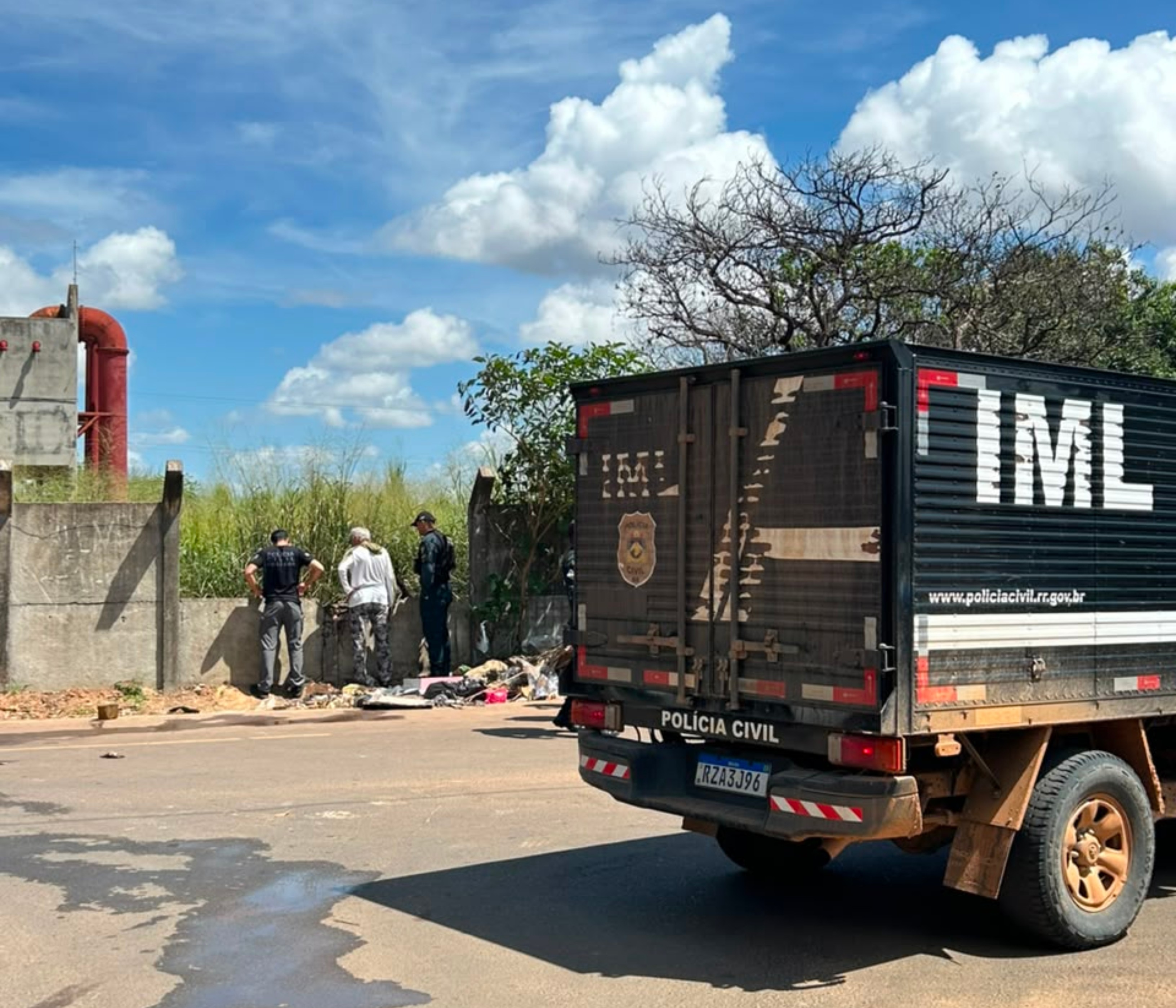 Corpo é encontrado carbonizado em terreno na zona Oeste de Boa Vista