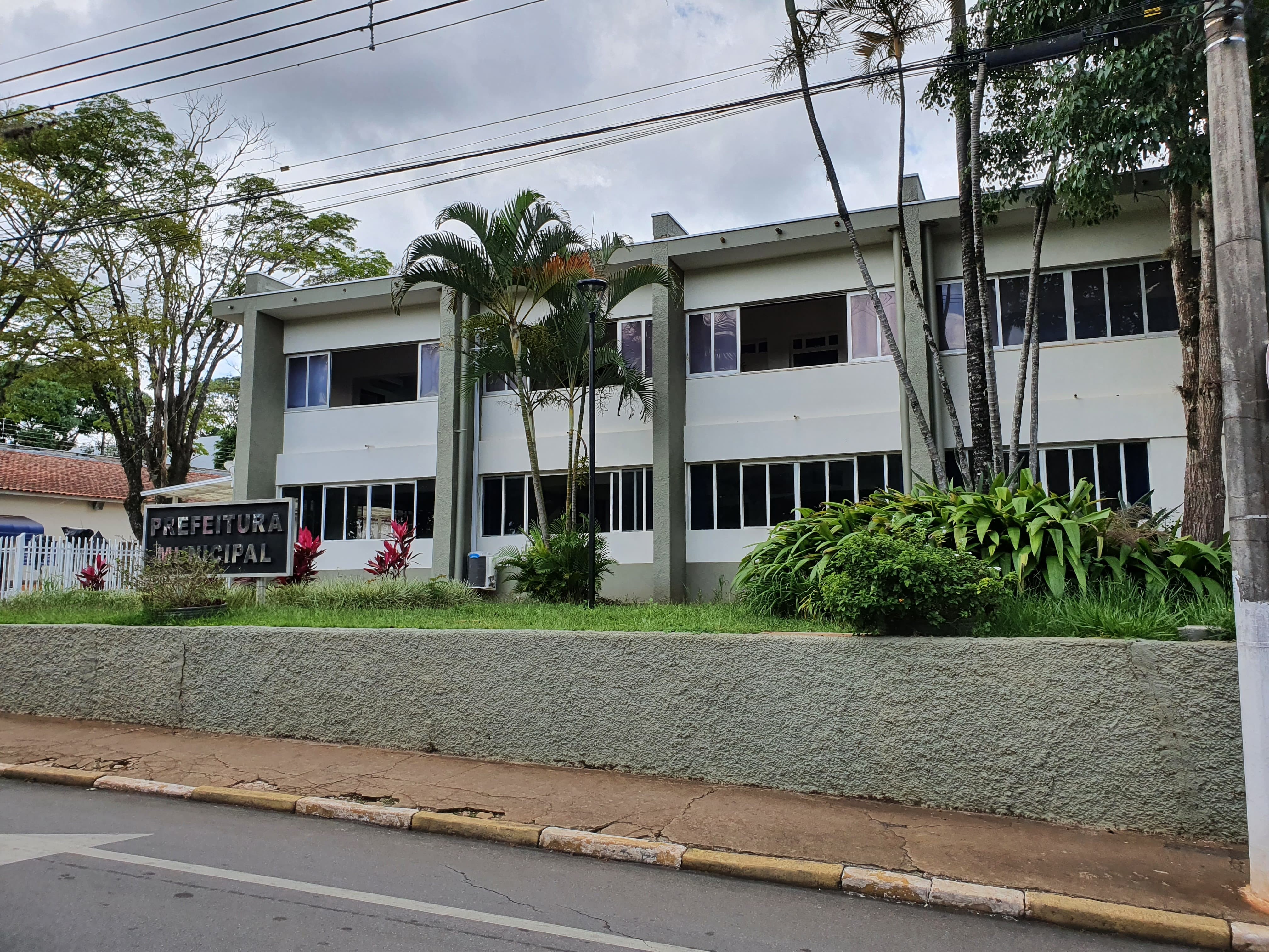 Prefeitura de Capão Bonito abre inscrições para quase 100 vagas em concursos públicos com salários de até R$ 7 mil; confira 