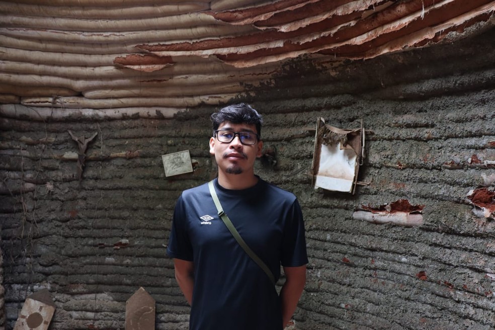 Fetxawewe Tapuya Guajajara, líder indígena do Santuário dos Pajés e estudante de Sociologia da UnB. — Foto: Fernanda Bastos/g1