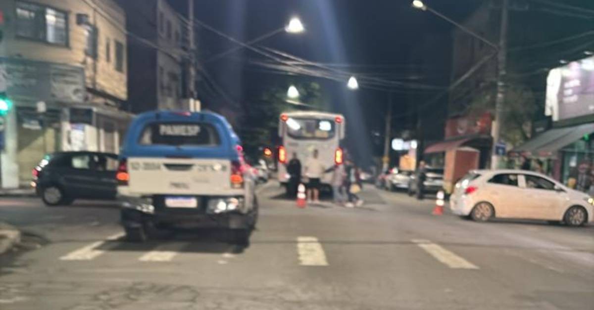 Homem é atropelado por ônibus em Volta Redonda 