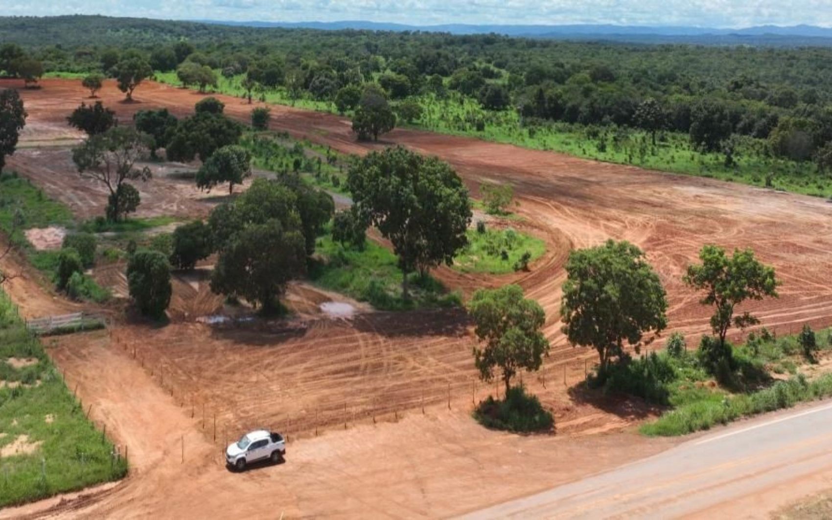 Fazenda avaliada em cerca de R$ 40 milhões e que teria jazida de esmeraldas é alvo de disputa judicial, em Goiás