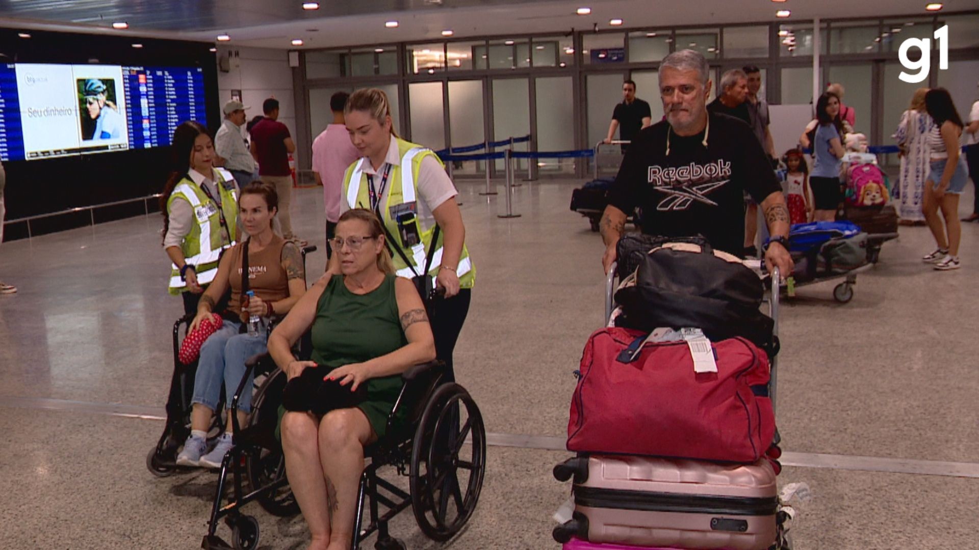 'A gente só quer ver nossos pais': turistas gaúchas baleadas em área de conflito na Bahia chegam ao RS