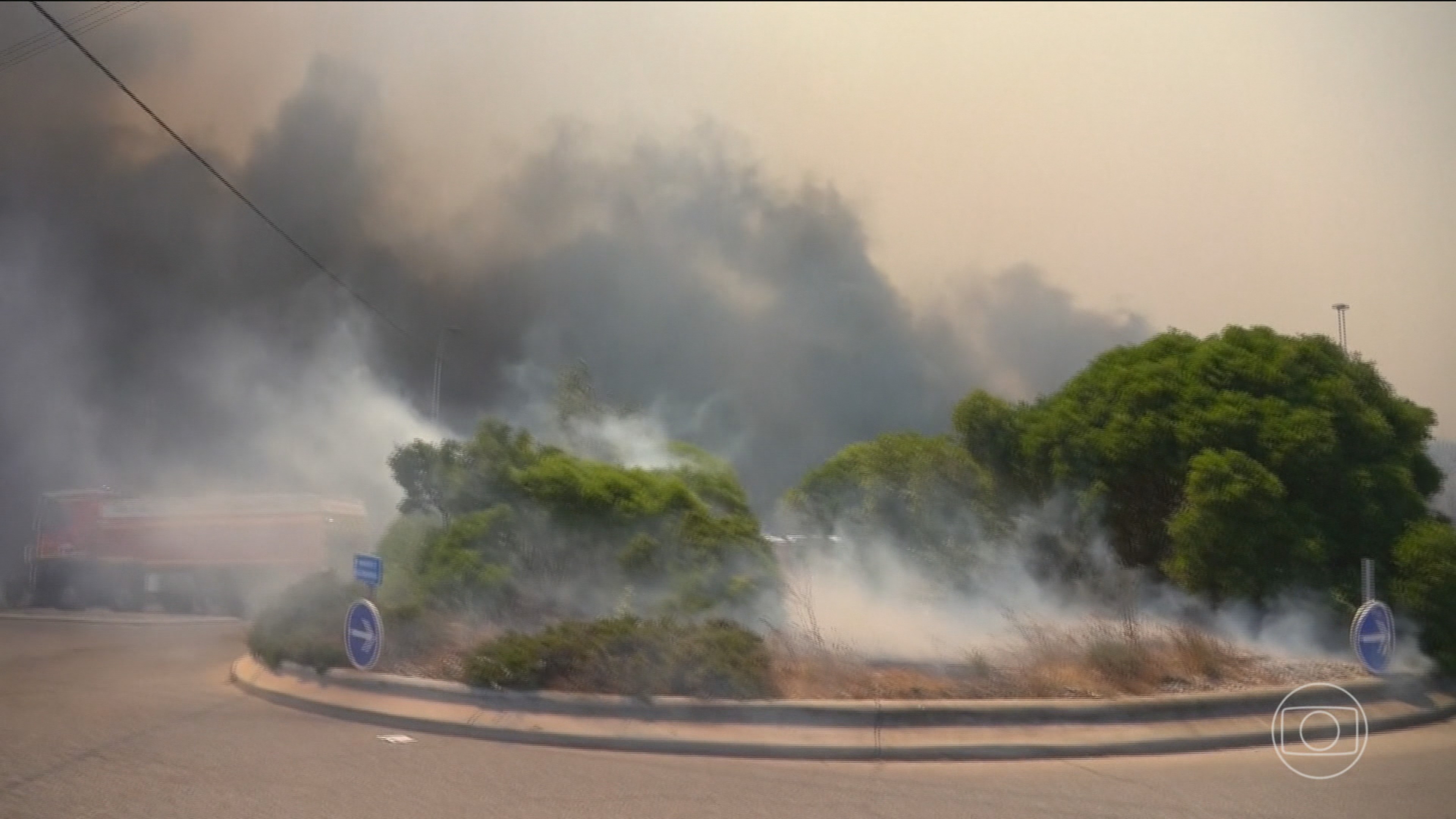 Calor do verão dificulta o combate a incêndios florestais na Europa