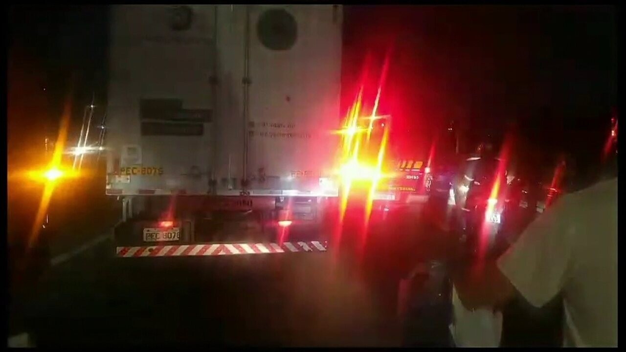 Motociclista morre e mulher fica ferida após ônibus passar por cima de ...