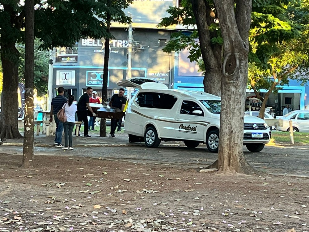 Homem em situação de rua é encontrado morto em praça de Araçatuba-SP