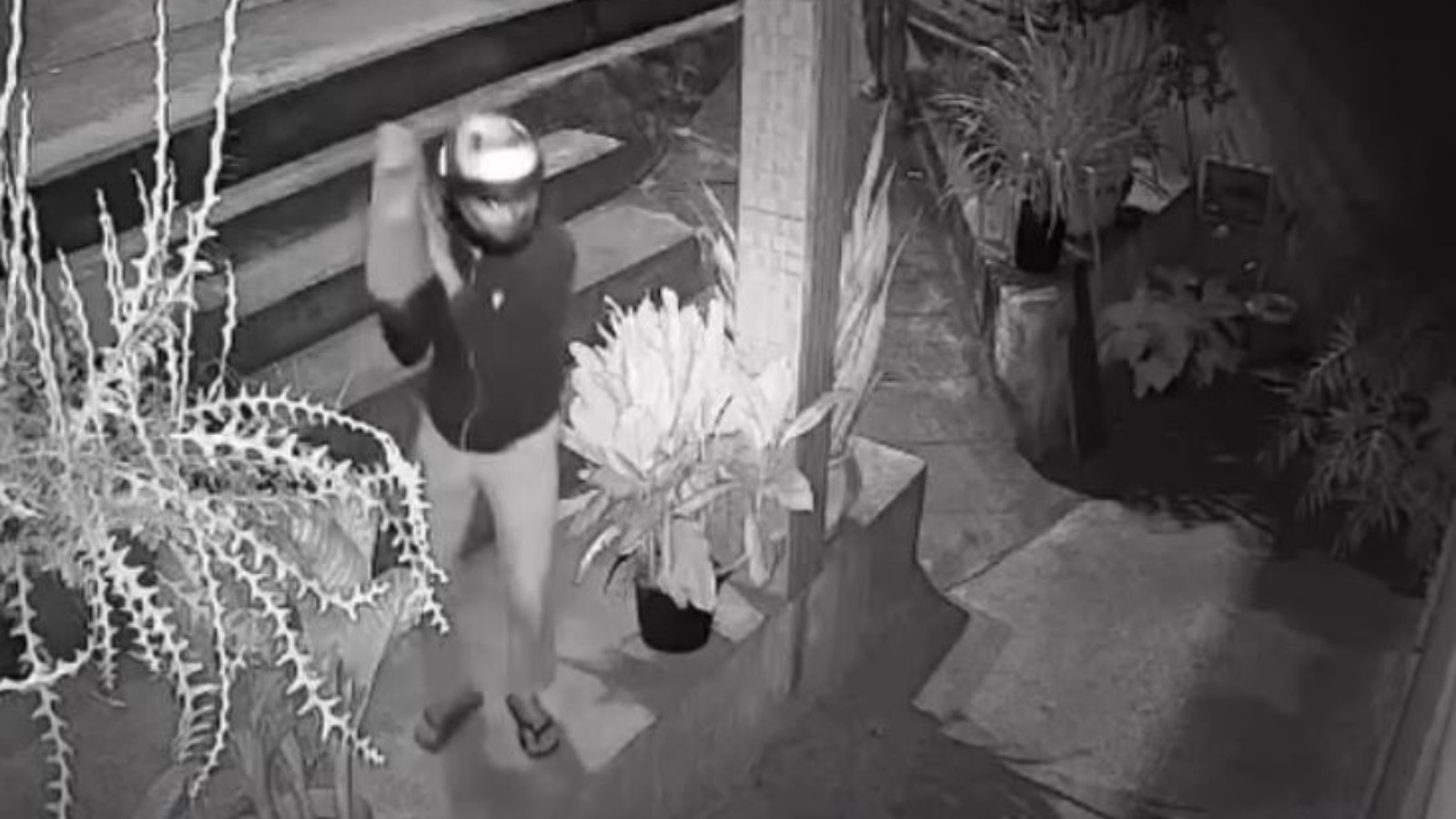 Criminosos arrombam casa e matam morador a tiros no Ceará; vídeo