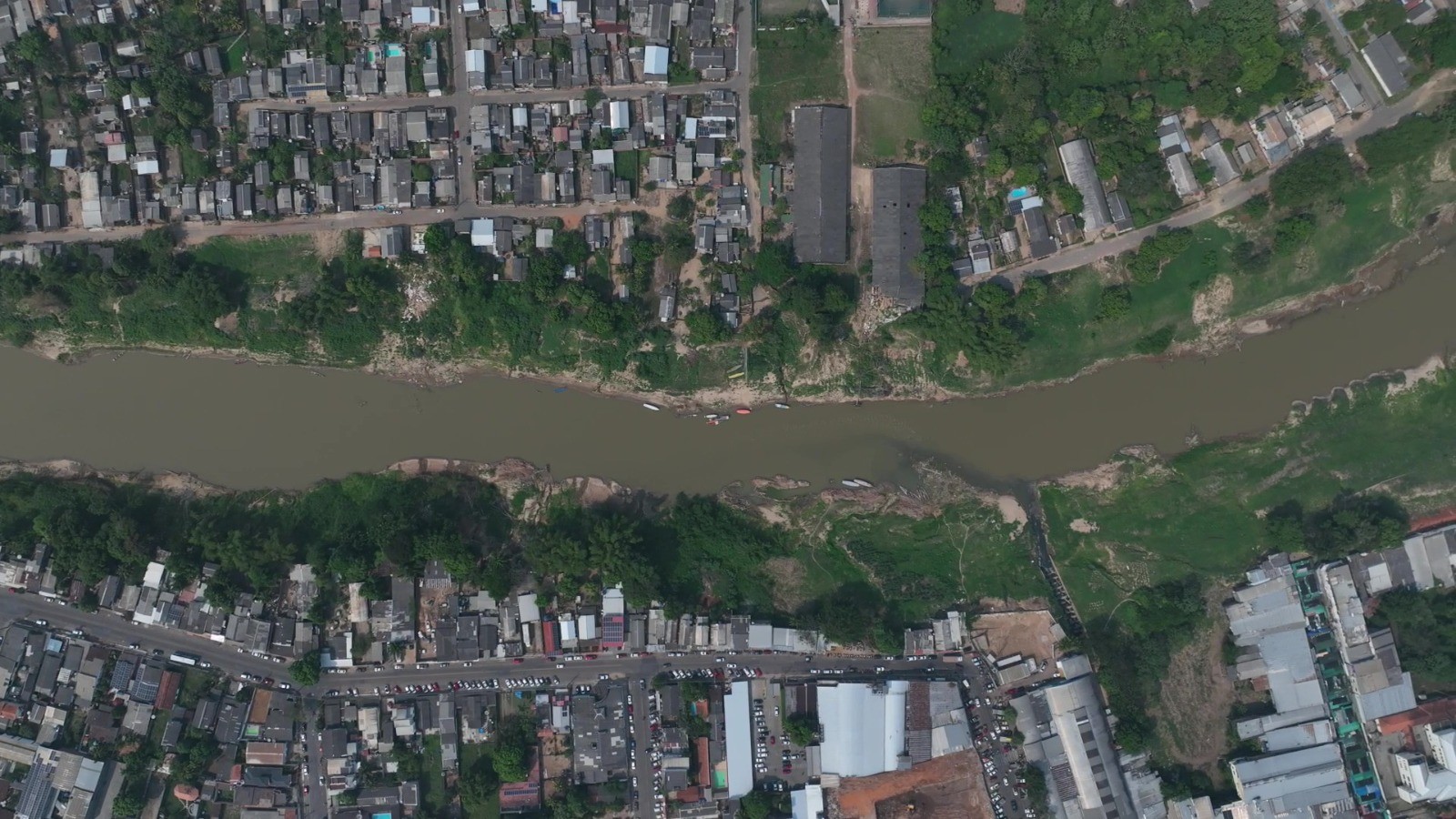 Abaixo dos 2 metros há mais de 40 dias, Rio Acre seco causa prejuízos na capital do AC