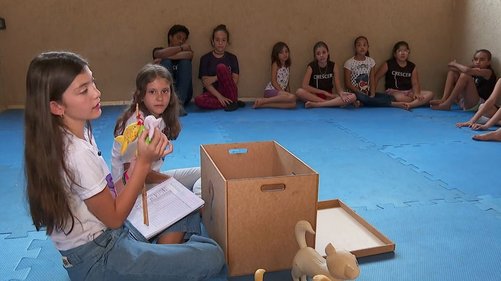 Mini teacher': menina de 11 anos dá aulas de inglês gratuitas para crianças  carentes em Franca, SP, Ribeirão Preto e Franca