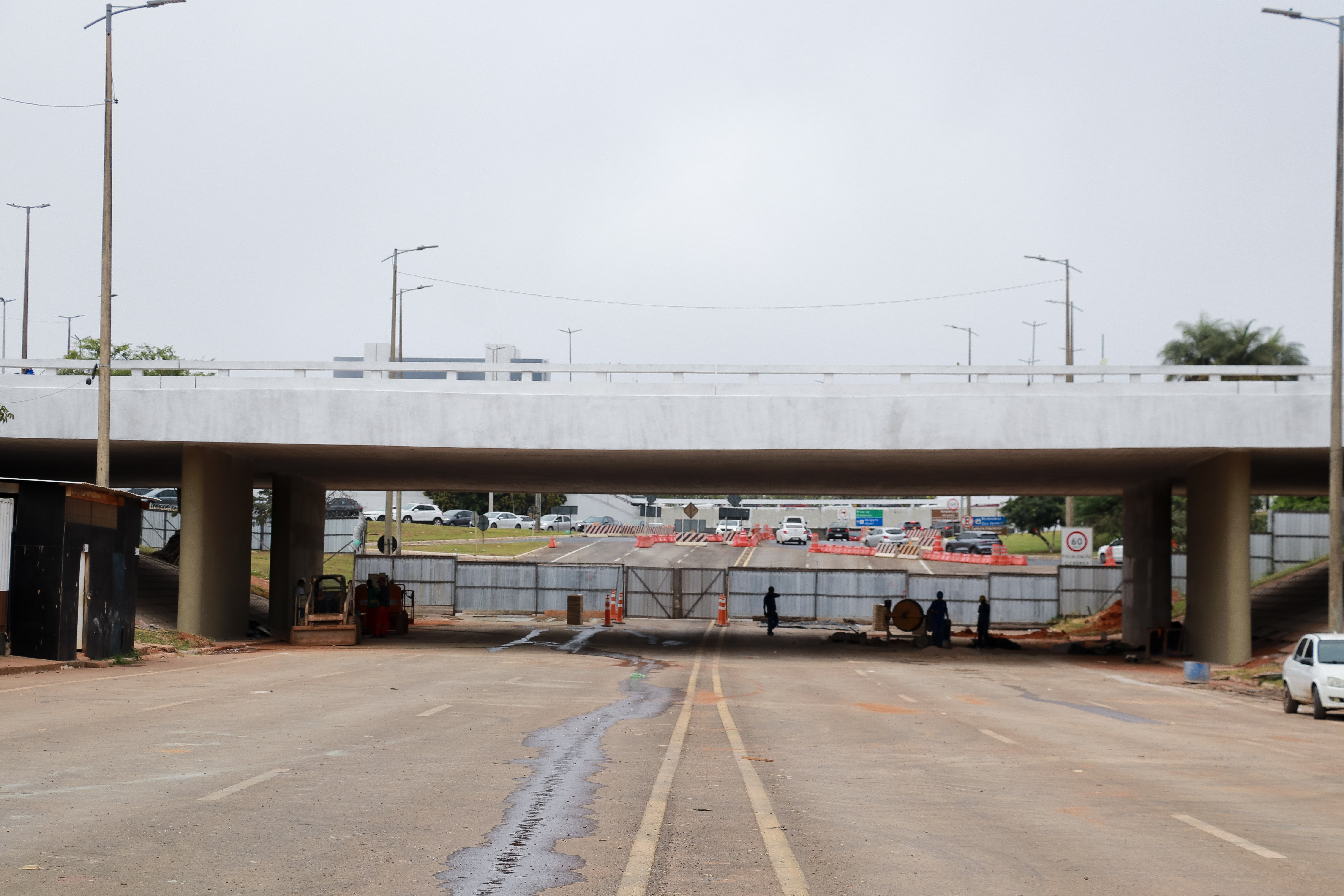 Parte de viaduto no Eixão Norte será liberada para circulação de veículos neste domingo (31)