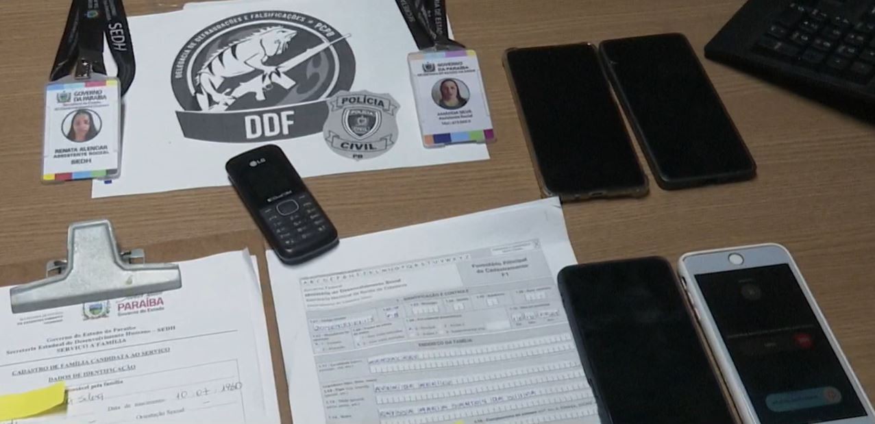 Suspeitos que fingiam ser servidores públicos para aplicar 'golpe do Vale Gás' são presos, em João Pessoa