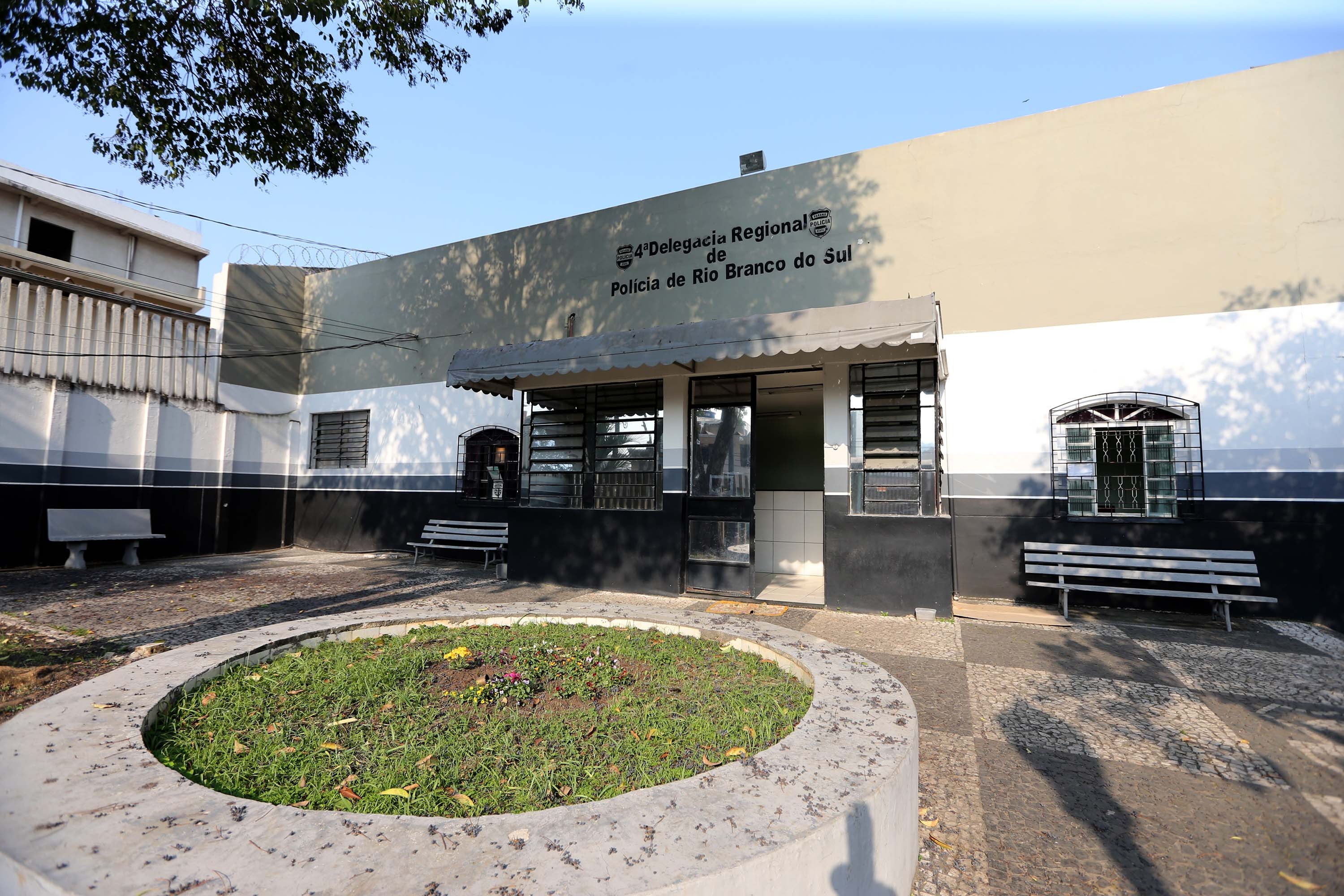 Adolescente grávida é morta a tiros pelo companheiro na Grande Curitiba, diz polícia; suspeito está foragido