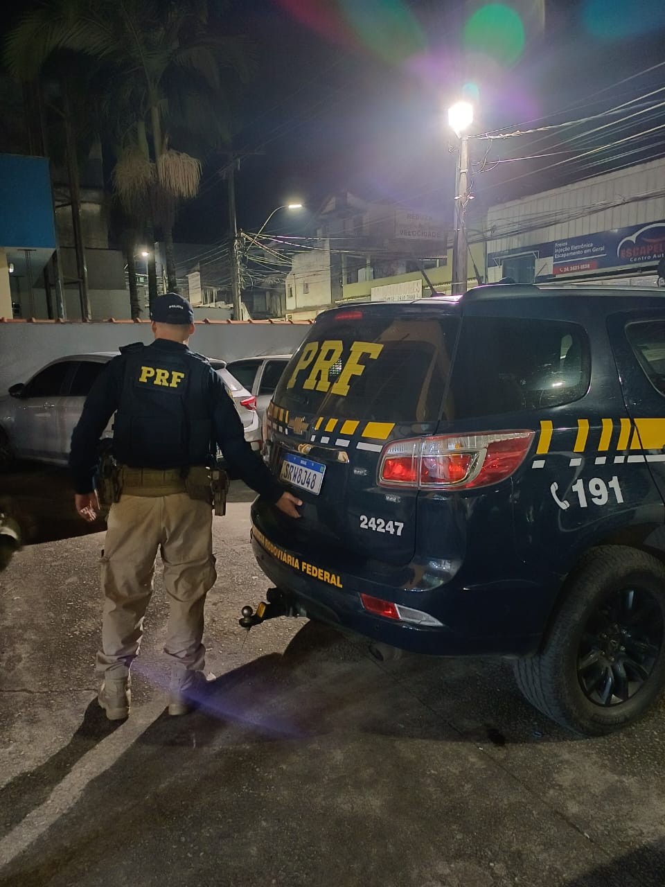 PRF prende dois e impede tentativa de furto em torre de telefonia, em Piraí