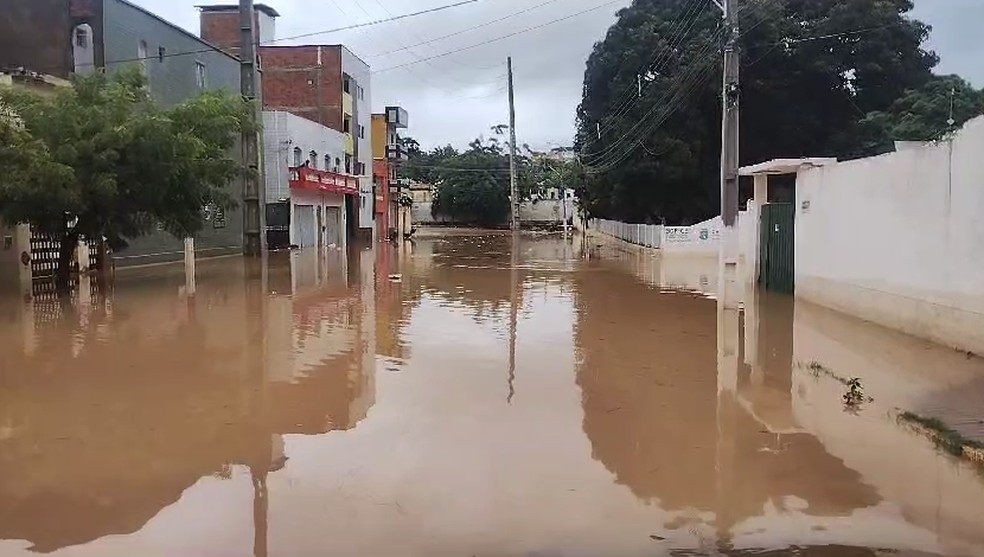 Chuva intensa no Crato, Cariri cearense. — Foto: Reprodução