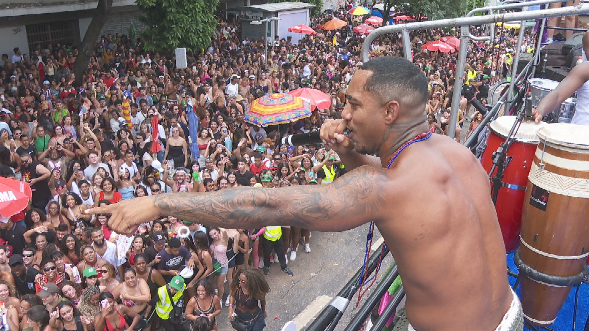 BH tem 'o molho': pré-carnaval reúne foliões em trio com Kannalha, ensaios de blocos e homenagem ao Congado
