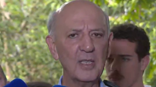 Barrado pelo TSE, Arruda pede: 'Por favor, não votem mais em mim'