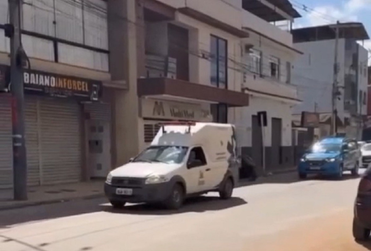 Cortejo marca despedida de motorista de ambulância morto em acidente na BR-116; VÍDEO