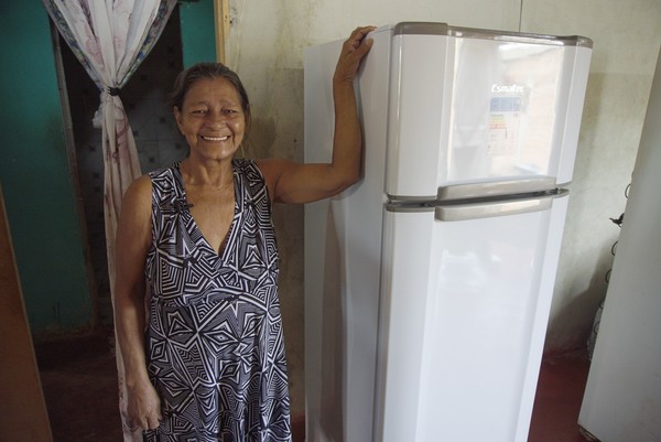 Famílias de baixa renda são beneficiadas com troca de geladeiras velhas por  novas e mais econômicas, Consumidor Consciente