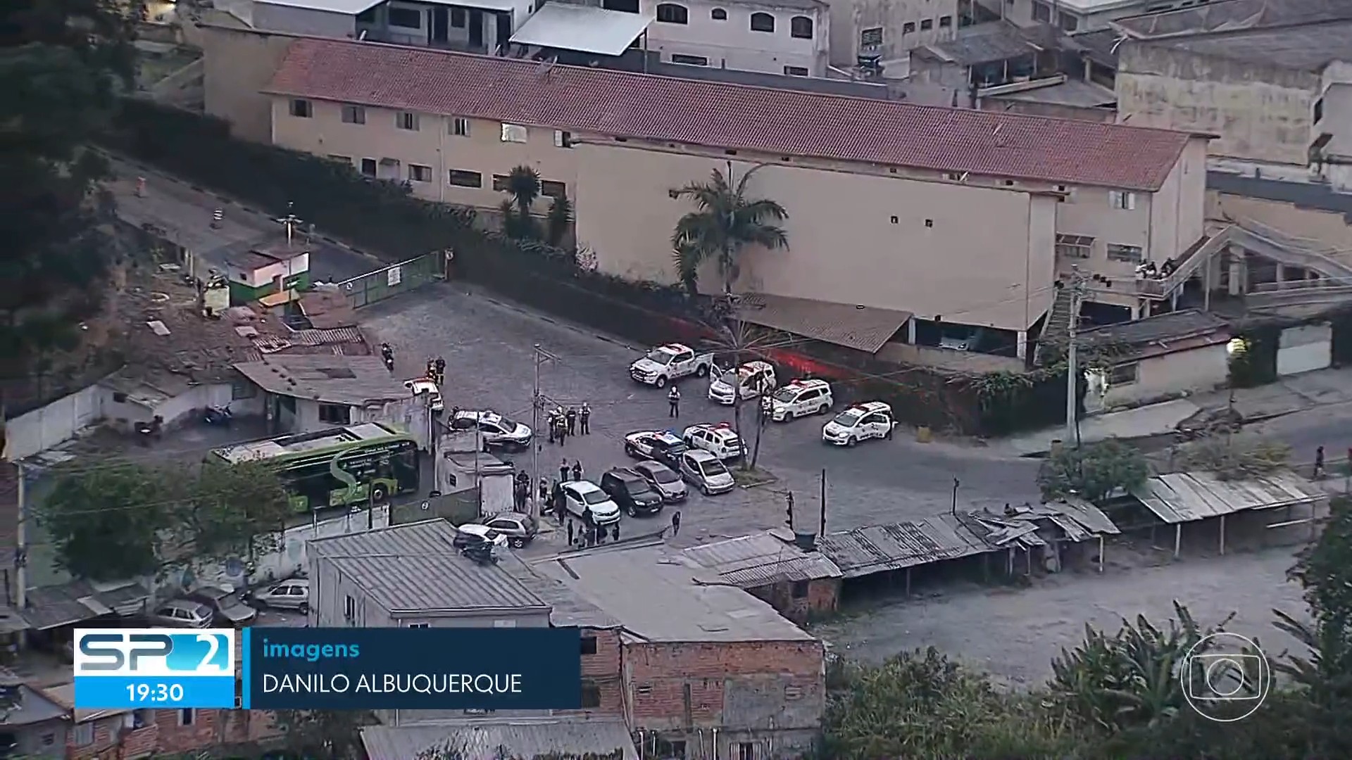 Criança de dois anos morre atropelada por ônibus em garagem na Zona Norte de SP