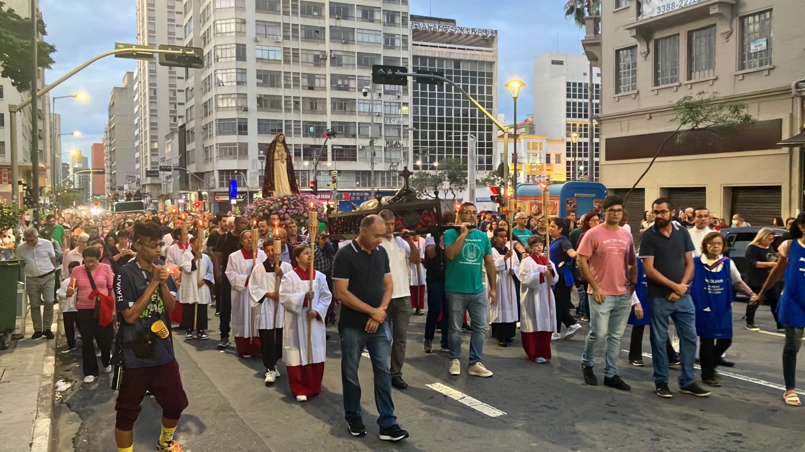 Sexta-feira santa: 20 procissões lembram morte de Jesus em Campinas