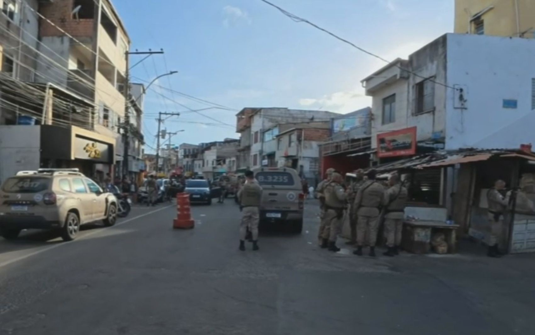 Salvador tem noite com dois suspeitos mortos e policial militar baleado na cabeça após confrontos