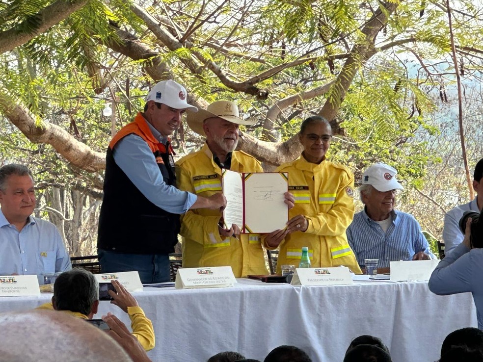 Lula durante visita no Pantanal nesta quarta-feira (31). — Foto: Dyego Queiroz