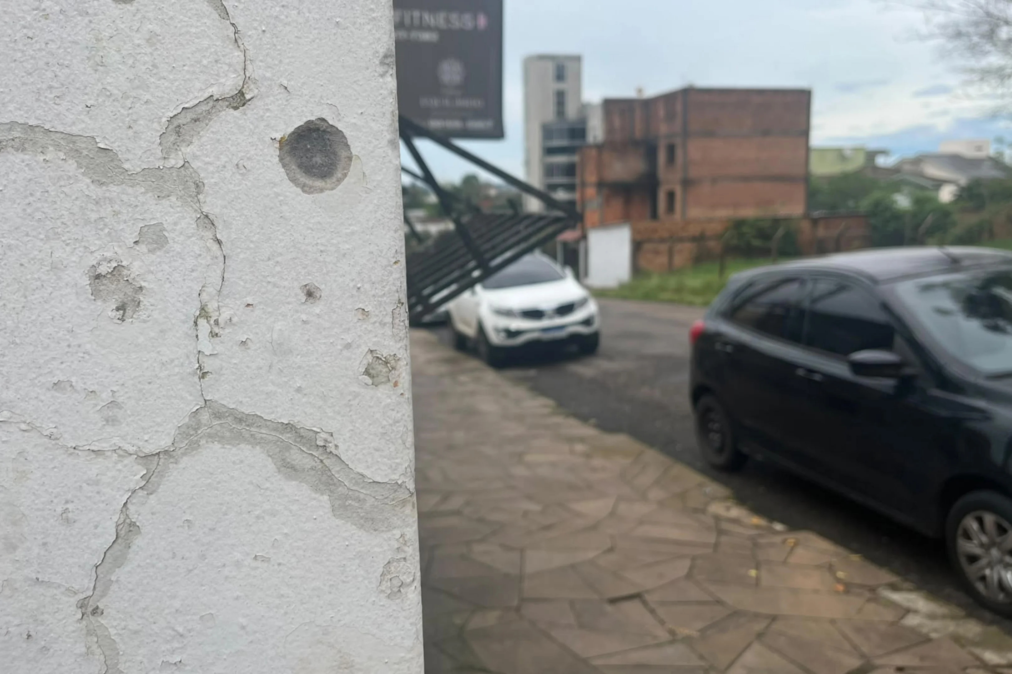 Homem é atingido por bala perdida no rosto a caminho do trabalho no RS
